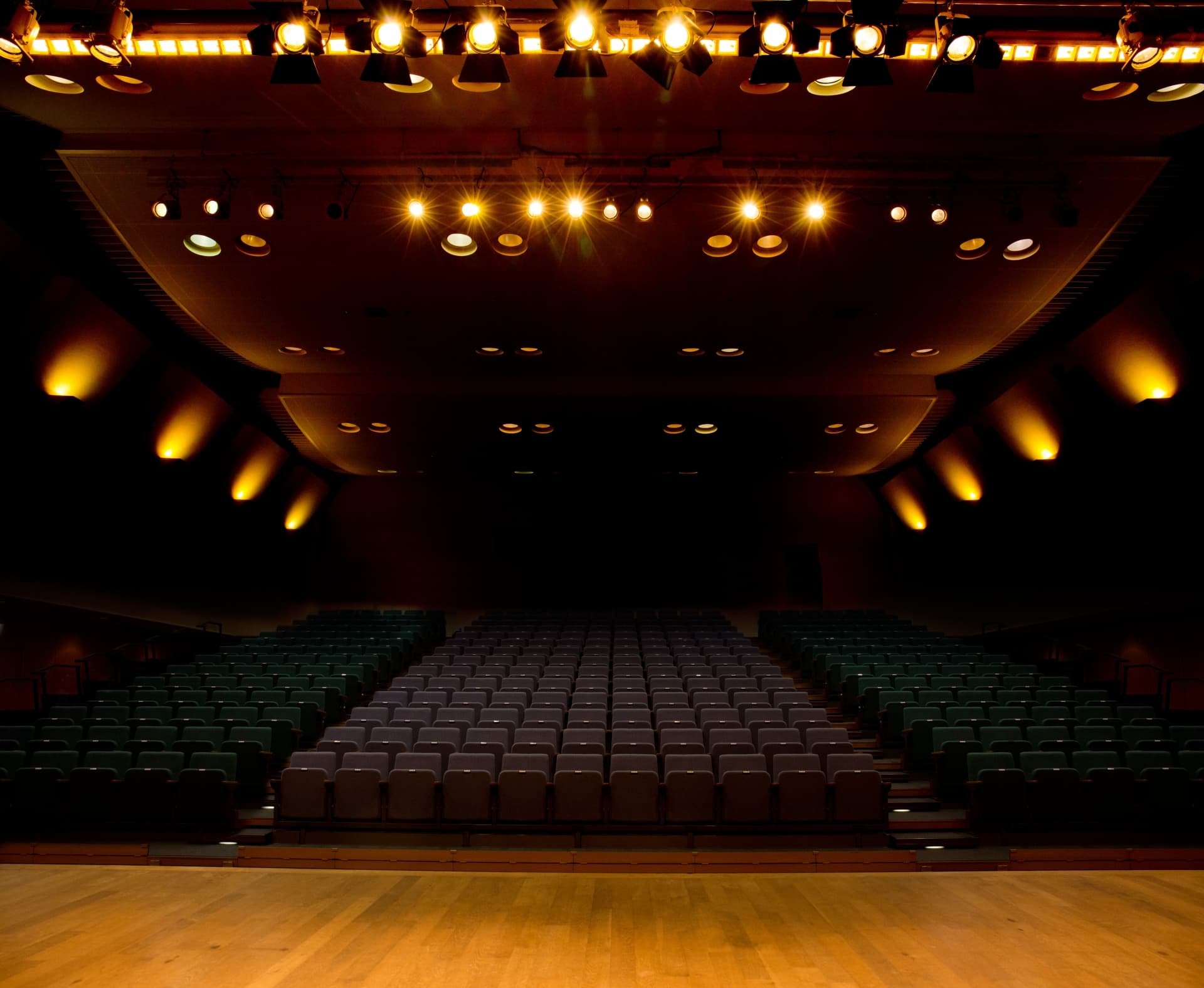 ホール公演